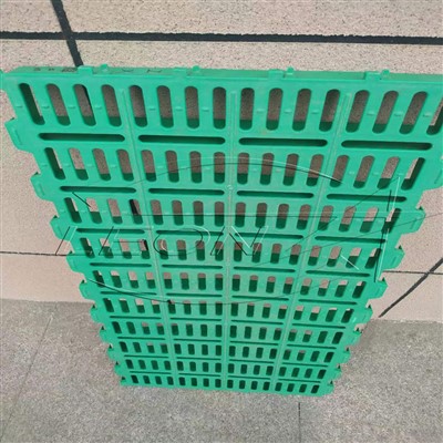 Pavimento a doghe in plastica per pecore e capre