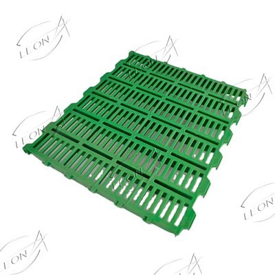 Stecca in plastica per pollame per suini